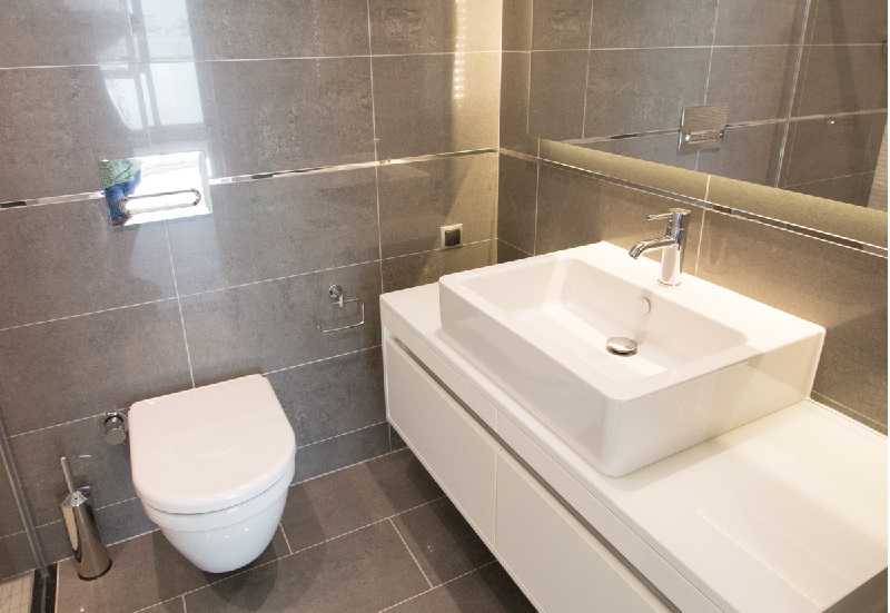 3-Bed Garden Apartments - Side - Family shower room