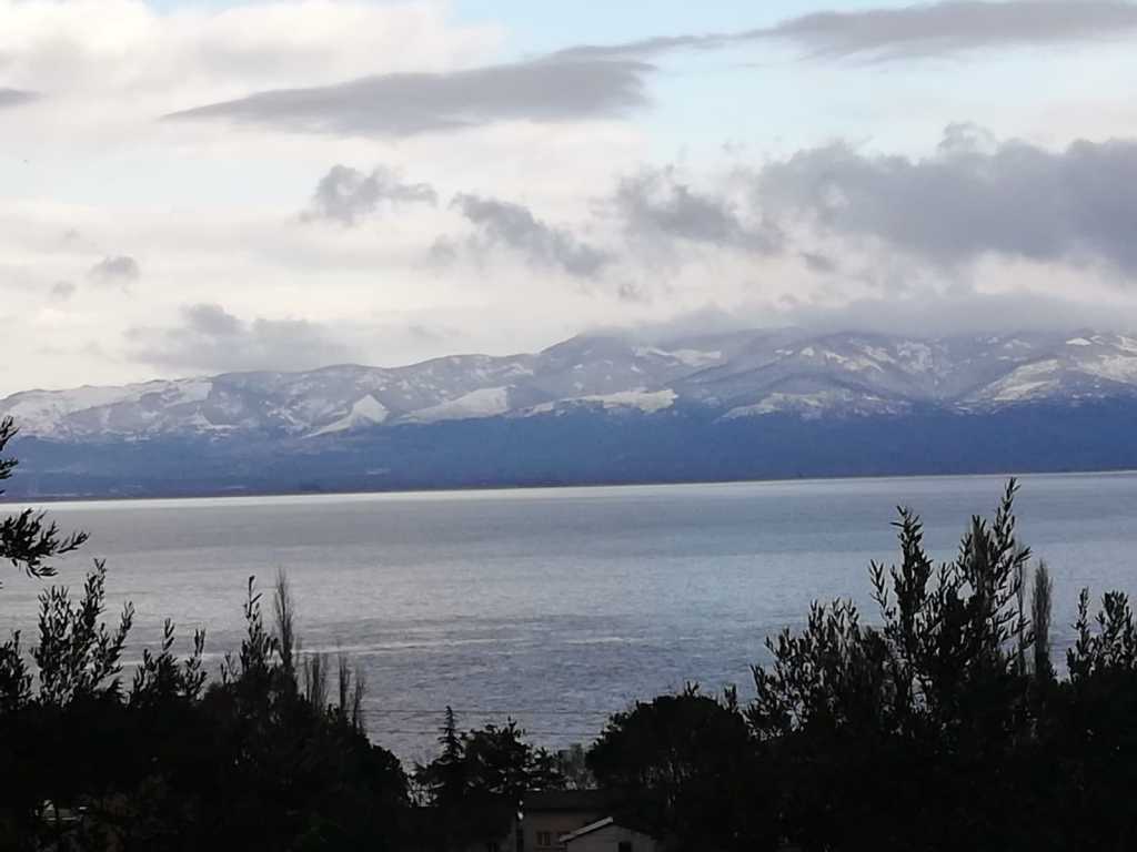 Traditional Lake View Villa - Bursa - Winter snow covered montains