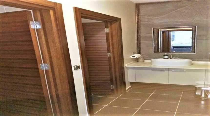 Sea View Izmir Commercial Property - Bathroom