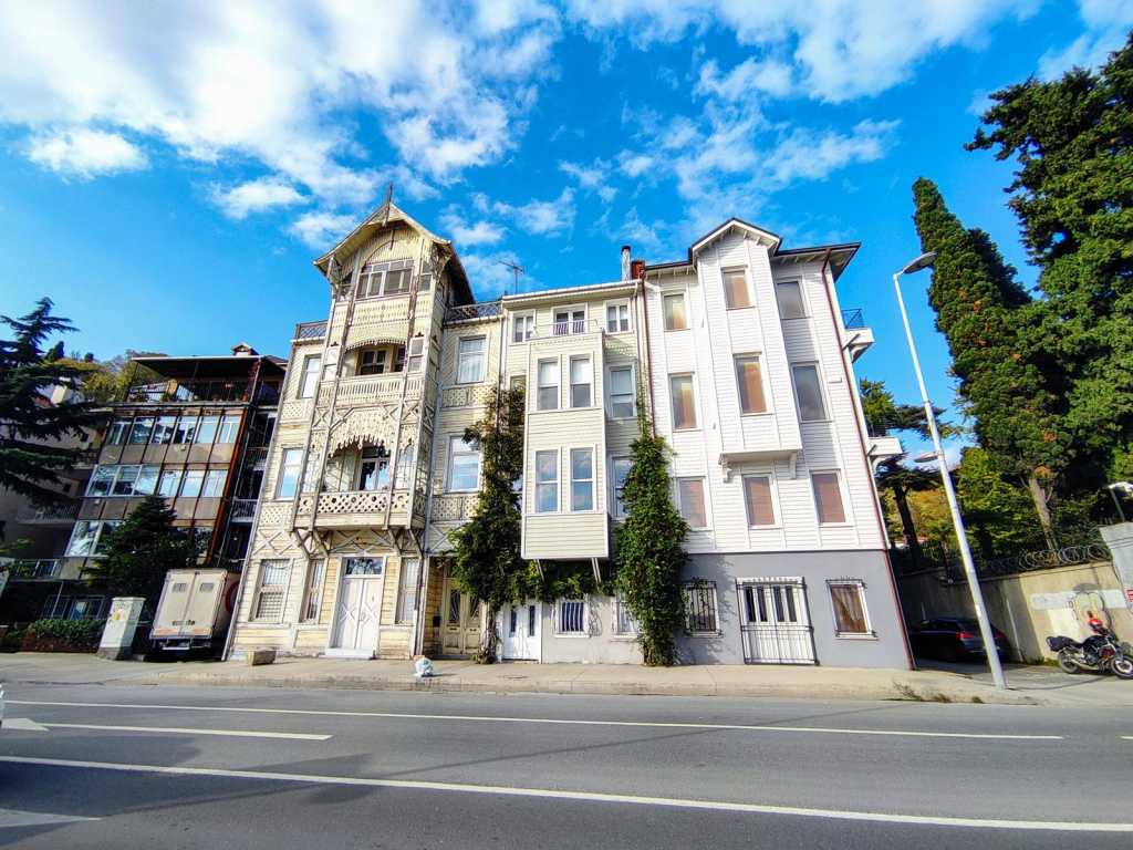 Sea Front Prestigious Istanbul Apartment