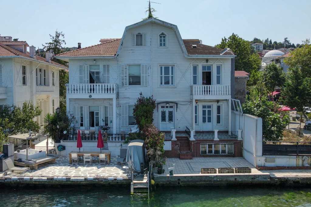Asian Istanbul Sea Front Villa
