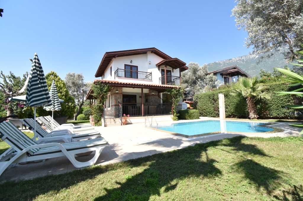Neue traditionelle Villa in Ovacik