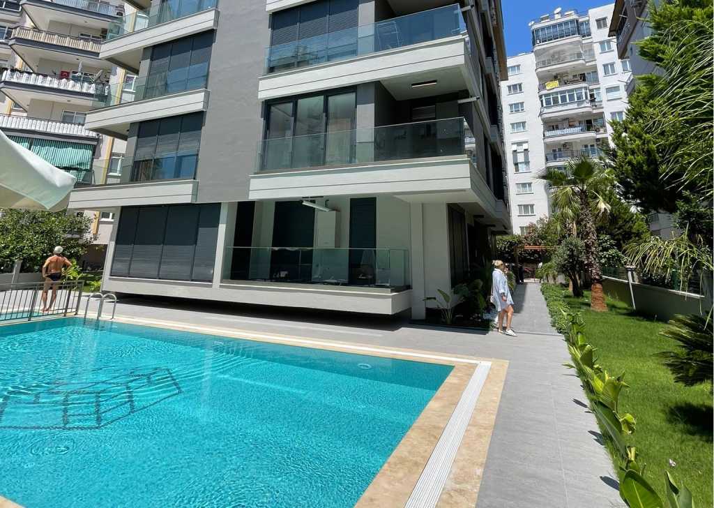 Luxury 2-Bed Konyaalti Apartment