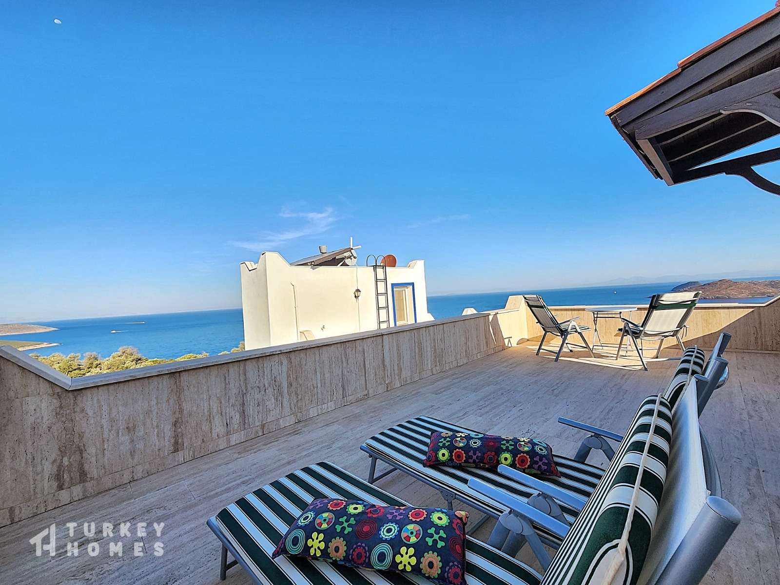 2-Bed Sea View Yalikavak Villa - Private roof terrace sunbathing
