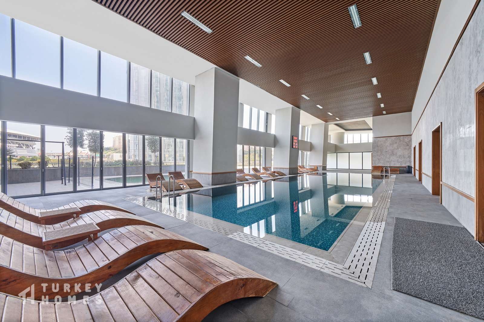 Quality Central Istanbul Offices - Indoor Pool