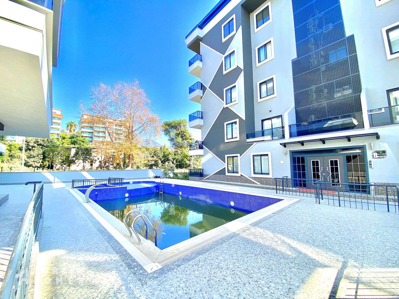3-Bed Oba Apartment- Communal Pool