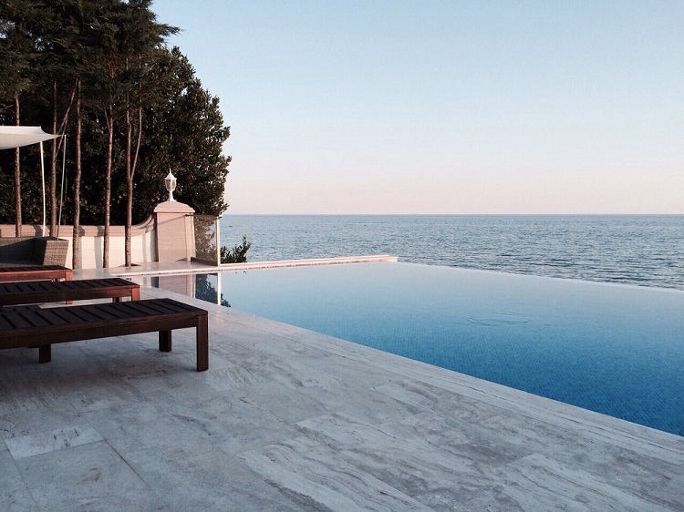Istanbul-sea-front-villa-for-sale